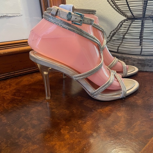 BCBG MAX AZRIA 8M Elegant Gold Strappy Women's Sandals ankle Strap 4” Gold heel - Picture 4 of 13